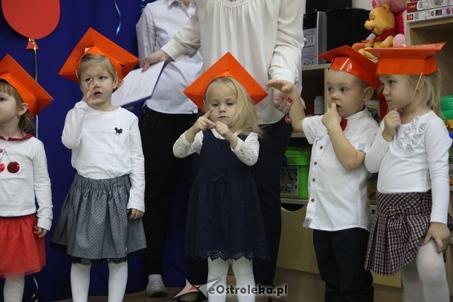 Pasowanie na Przedszkolaka w Krainie Misiów [10.11.2017] - zdjęcie #110 - eOstroleka.pl