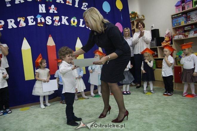 Pasowanie na Przedszkolaka w Krainie Misiów [10.11.2017] - zdjęcie #120 - eOstroleka.pl