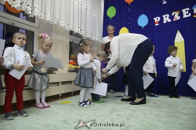 Pasowanie na Przedszkolaka w Krainie Misiów [10.11.2017] - zdjęcie #151 - eOstroleka.pl