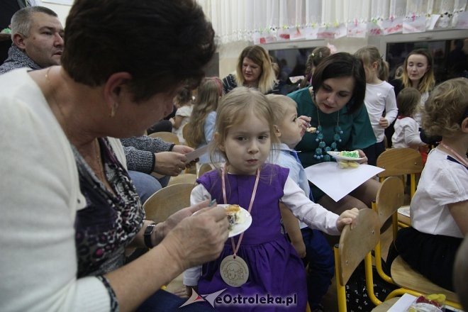 Pasowanie na Przedszkolaka w Krainie Misiów [10.11.2017] - zdjęcie #186 - eOstroleka.pl