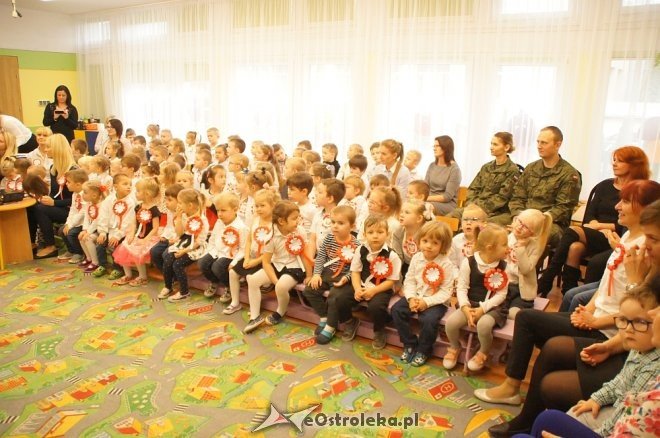 Święto Niepodległości w Przedszkolu Miejskim nr 16 Kraina Odkrywców [10.11.2017] - zdjęcie #15 - eOstroleka.pl