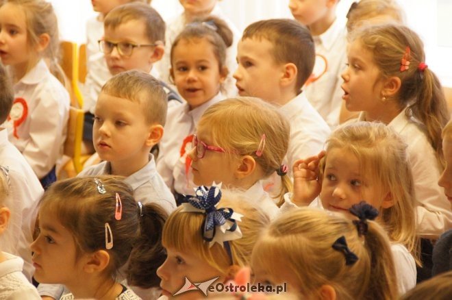 Święto Niepodległości w Przedszkolu Miejskim nr 16 Kraina Odkrywców [10.11.2017] - zdjęcie #36 - eOstroleka.pl