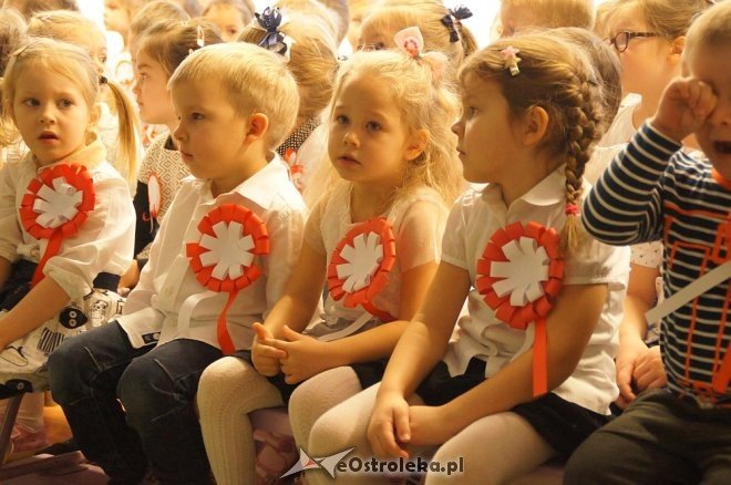 Święto Niepodległości w Przedszkolu Miejskim nr 16 Kraina Odkrywców [10.11.2017] - zdjęcie #44 - eOstroleka.pl