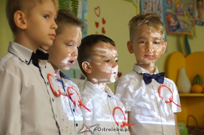 Święto Niepodległości w Przedszkolu Miejskim nr 16 Kraina Odkrywców [10.11.2017] - zdjęcie #47 - eOstroleka.pl