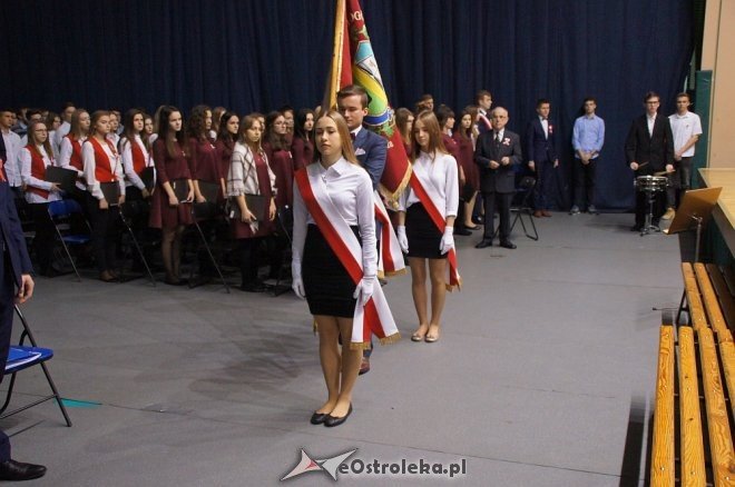 Gala z okazji Święta Niepodległości w II Liceum Ogólnokształcącym w Ostrołęce [10.11.2017] - zdjęcie #4 - eOstroleka.pl