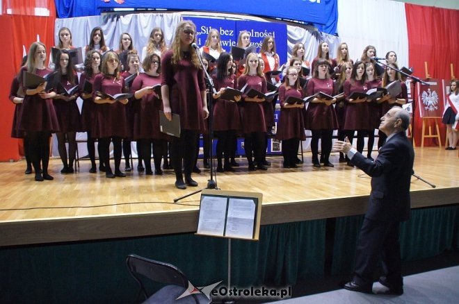 Gala z okazji Święta Niepodległości w II Liceum Ogólnokształcącym w Ostrołęce [10.11.2017] - zdjęcie #52 - eOstroleka.pl