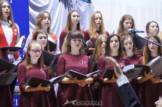 Gala z okazji Święta Niepodległości w II Liceum Ogólnokształcącym w Ostrołęce [10.11.2017] - zdjęcie #55 - eOstroleka.pl