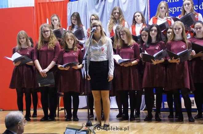 Gala z okazji Święta Niepodległości w II Liceum Ogólnokształcącym w Ostrołęce [10.11.2017] - zdjęcie #58 - eOstroleka.pl