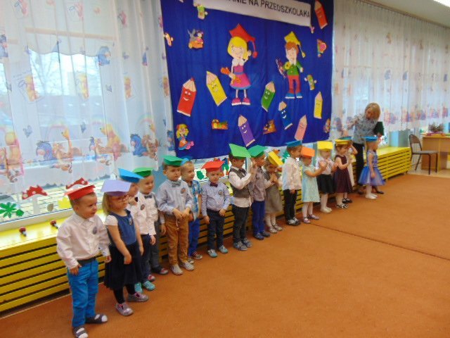 Pasowanie na przedszkolaka w miejskiej „ósemce” [ZDJĘCIA] - zdjęcie #3 - eOstroleka.pl