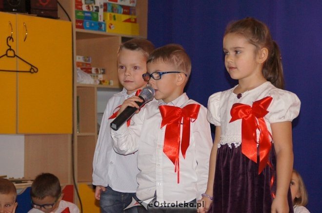 Święto Niepodległości w Przedszkolu Miejskim nr 17 Krainia Misiów [13.11.2017] - zdjęcie #13 - eOstroleka.pl