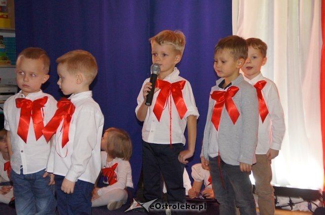 Święto Niepodległości w Przedszkolu Miejskim nr 17 Krainia Misiów [13.11.2017] - zdjęcie #29 - eOstroleka.pl