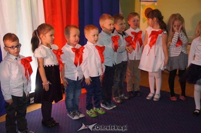 Święto Niepodległości w Przedszkolu Miejskim nr 17 Krainia Misiów [13.11.2017] - zdjęcie #61 - eOstroleka.pl