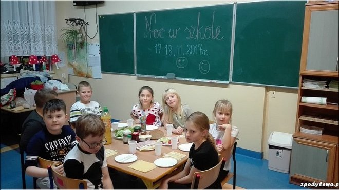 Spędzili noc w szkole [27.11.2017] - zdjęcie #6 - eOstroleka.pl