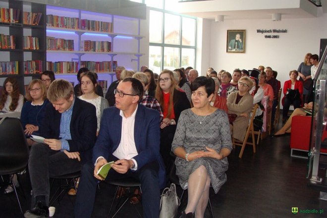 Podsumowanie konkursu poetyckiego „Kurpie Zielone w Literaturze” [ZDJĘCIA] - zdjęcie #10 - eOstroleka.pl