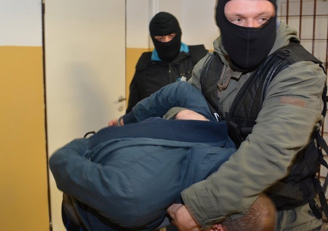 Sprawcy napadu na jubilera zatrzymani [WIDEO, ZDJĘCIA] - zdjęcie #1 - eOstroleka.pl