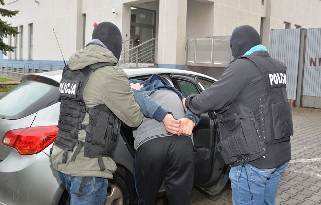 Sprawcy napadu na jubilera zatrzymani [WIDEO, ZDJĘCIA] - zdjęcie #2 - eOstroleka.pl