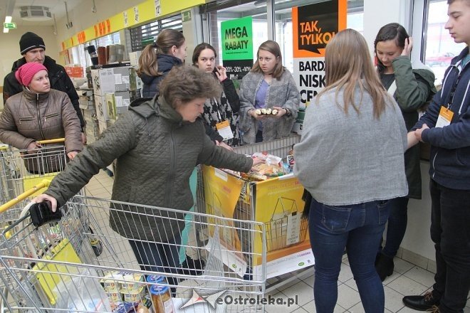 Świąteczna Zbiórka Żywności w Kadzidle [ZDJĘCIA] - zdjęcie #33 - eOstroleka.pl