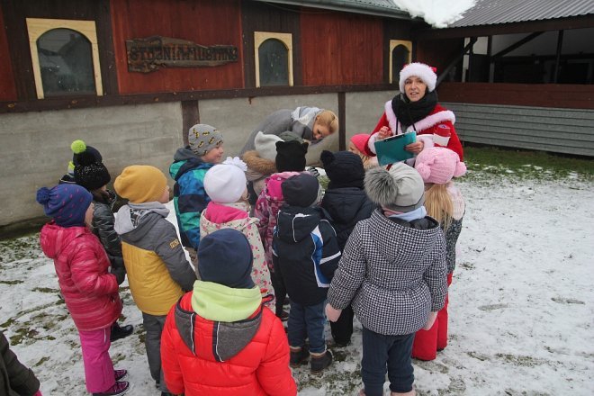 Spotkanie przedszkolaków z Krainy Misiów w Grocie Mikołaja [06.12.2017] - zdjęcie #35 - eOstroleka.pl