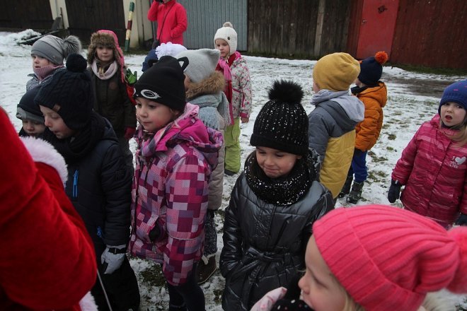 Spotkanie przedszkolaków z Krainy Misiów w Grocie Mikołaja [06.12.2017] - zdjęcie #41 - eOstroleka.pl