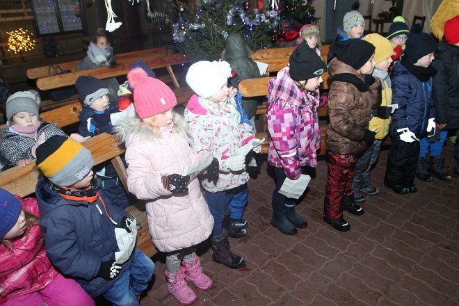 Spotkanie przedszkolaków z Krainy Misiów w Grocie Mikołaja [06.12.2017] - zdjęcie #103 - eOstroleka.pl