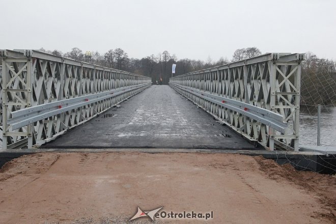 Budowa tymczasowego mostu na ostatniej prostej [ZDJĘCIA] - zdjęcie #7 - eOstroleka.pl