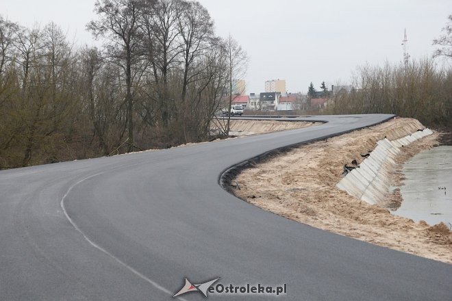 Budowa tymczasowego mostu na ostatniej prostej [ZDJĘCIA] - zdjęcie #42 - eOstroleka.pl