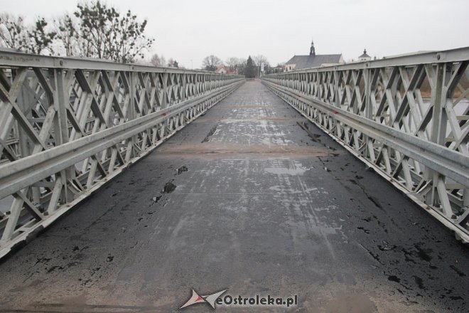 Budowa tymczasowego mostu na ostatniej prostej [ZDJĘCIA] - zdjęcie #54 - eOstroleka.pl