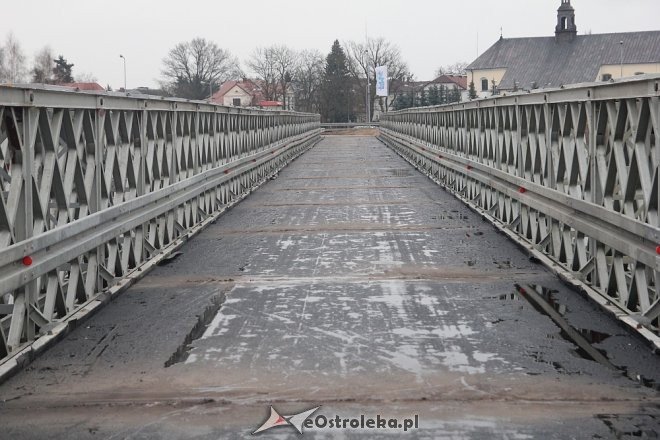 Budowa tymczasowego mostu na ostatniej prostej [ZDJĘCIA] - zdjęcie #55 - eOstroleka.pl