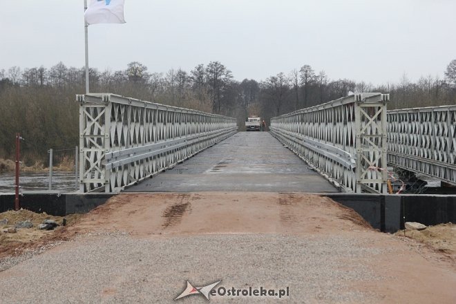 Budowa tymczasowego mostu na ostatniej prostej [ZDJĘCIA] - zdjęcie #56 - eOstroleka.pl
