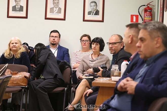 Nadzwyczajna sesja rady miasta Ostrołęki [13.12.2017] - zdjęcie #9 - eOstroleka.pl