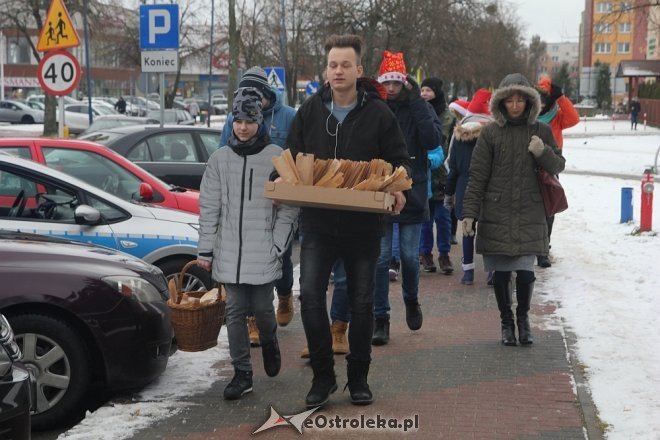 Akcja „Pierniczki za uśmiech” na ulicach Ostrołęki [ZDJĘCIA] - zdjęcie #11 - eOstroleka.pl