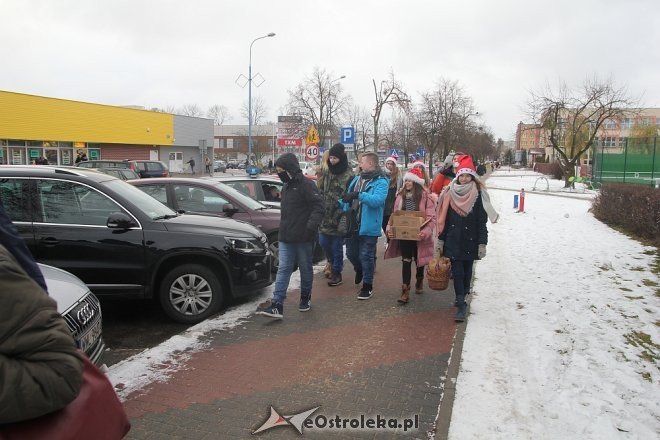 Akcja „Pierniczki za uśmiech” na ulicach Ostrołęki [ZDJĘCIA] - zdjęcie #15 - eOstroleka.pl