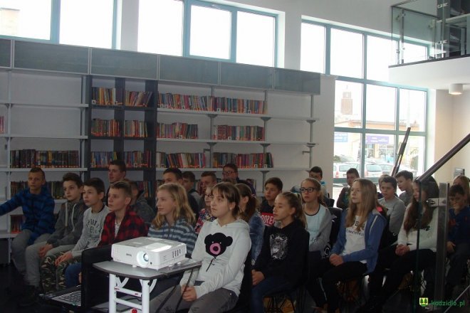 Spotkanie z Joanną Banach w kadzidlańskiej bibliotece [30.12.2017] - zdjęcie #25 - eOstroleka.pl