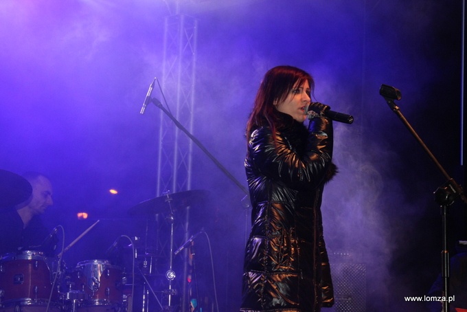 Koncert Cleo i pokaz laserowy - tak Łomża przywitała Nowy Rok [02.01.2018] - zdjęcie #4 - eOstroleka.pl