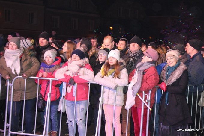 Koncert Cleo i pokaz laserowy - tak Łomża przywitała Nowy Rok [02.01.2018] - zdjęcie #22 - eOstroleka.pl
