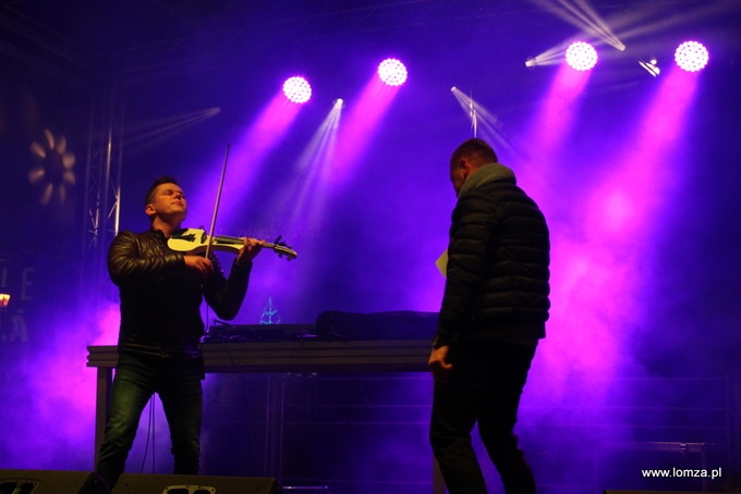Koncert Cleo i pokaz laserowy - tak Łomża przywitała Nowy Rok [02.01.2018] - zdjęcie #58 - eOstroleka.pl
