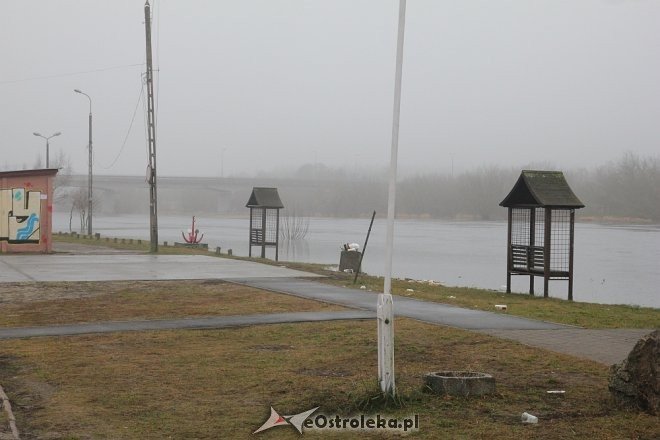 Poziom wody w Narwi wciąż wysoki [ZDJĘCIA] - zdjęcie #7 - eOstroleka.pl