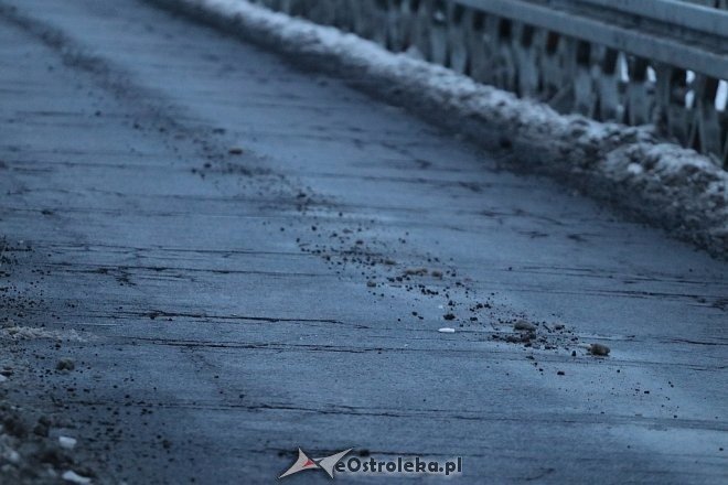 Przeprawa zastępcza w Ostrołęce - stan asfaltu [20.01.2018] - zdjęcie #8 - eOstroleka.pl