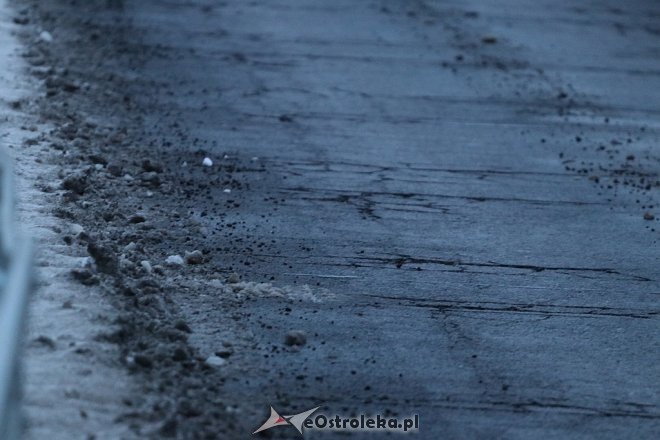 Przeprawa zastępcza w Ostrołęce - stan asfaltu [20.01.2018] - zdjęcie #11 - eOstroleka.pl