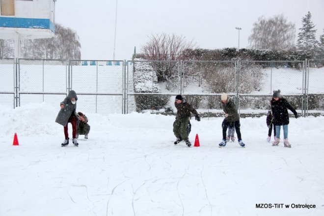 Ferie zimowe z MZOS-TiIT - konkursy na lodzie - zdjęcie #2 - eOstroleka.pl