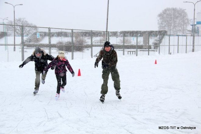 Ferie zimowe z MZOS-TiIT - konkursy na lodzie - zdjęcie #11 - eOstroleka.pl