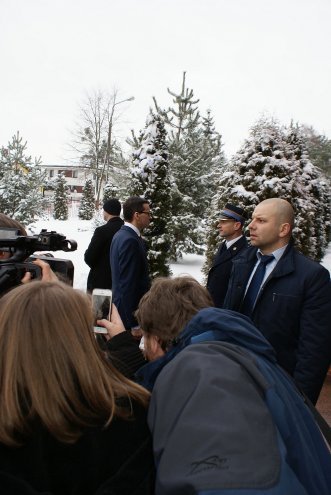 Premier Morawiecki z wizytą u ostrołęckich strażaków [ZDJĘCIA] - zdjęcie #1 - eOstroleka.pl