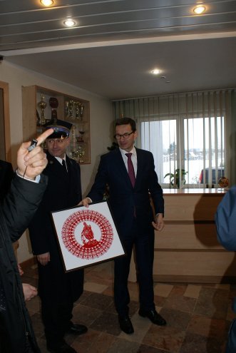 Premier Morawiecki z wizytą u ostrołęckich strażaków [ZDJĘCIA] - zdjęcie #2 - eOstroleka.pl