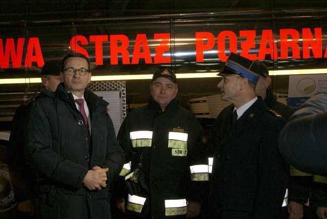 Premier Morawiecki z wizytą u ostrołęckich strażaków [ZDJĘCIA] - zdjęcie #6 - eOstroleka.pl