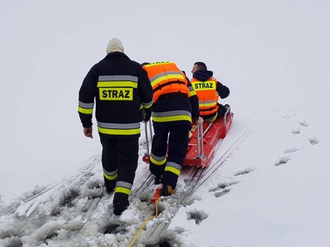 Strażacy ochotnicy ćwiczyli na zalewie w Wykrocie [ZDJĘCIA] - zdjęcie #7 - eOstroleka.pl