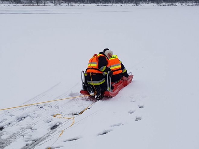 Strażacy ochotnicy ćwiczyli na zalewie w Wykrocie [ZDJĘCIA] - zdjęcie #8 - eOstroleka.pl