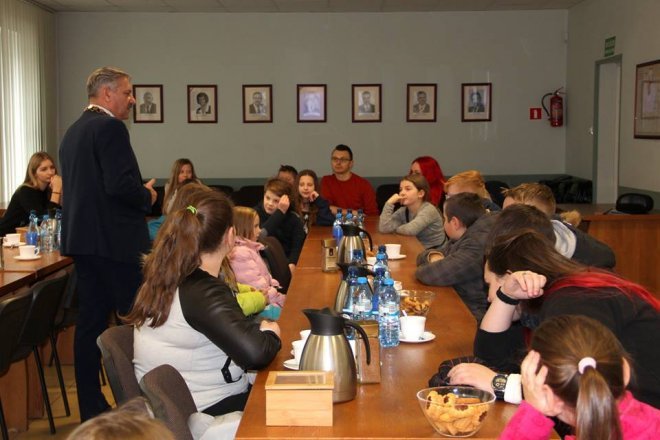 Podopieczni TPD z „edukacyjną” wizytą w ostrołęckim ratuszu [25.01.2018] - zdjęcie #9 - eOstroleka.pl