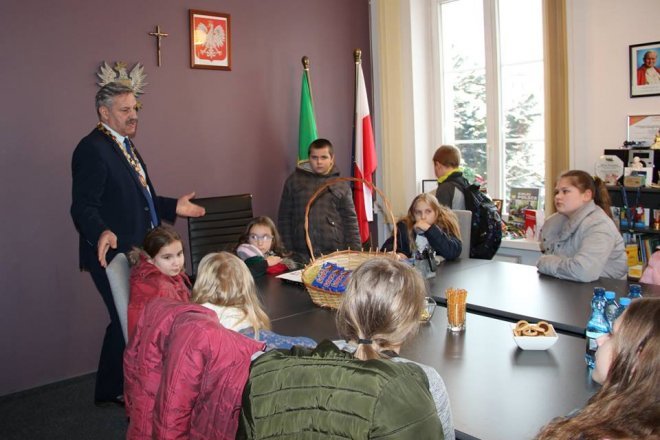 Podopieczni TPD z „edukacyjną” wizytą w ostrołęckim ratuszu [25.01.2018] - zdjęcie #12 - eOstroleka.pl