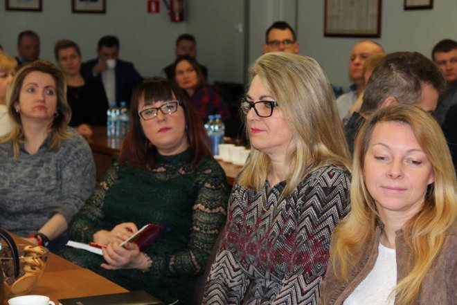 Ostrołęka: Samorząd i przedsiębiorcy będą wspierać młodzież przy wyborze szkoły i zawodu [09.02.2018] - zdjęcie #33 - eOstroleka.pl