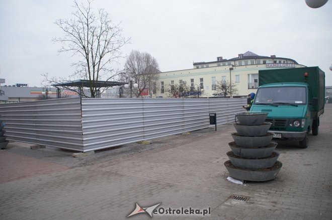 Ostrołęka: Ruszyła budowa fontanny gejzerowej przy scenie miejskiej [13.02.2018] - zdjęcie #1 - eOstroleka.pl